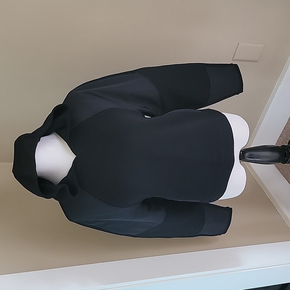 Sz. S Athleta black hooded pullover or jacket